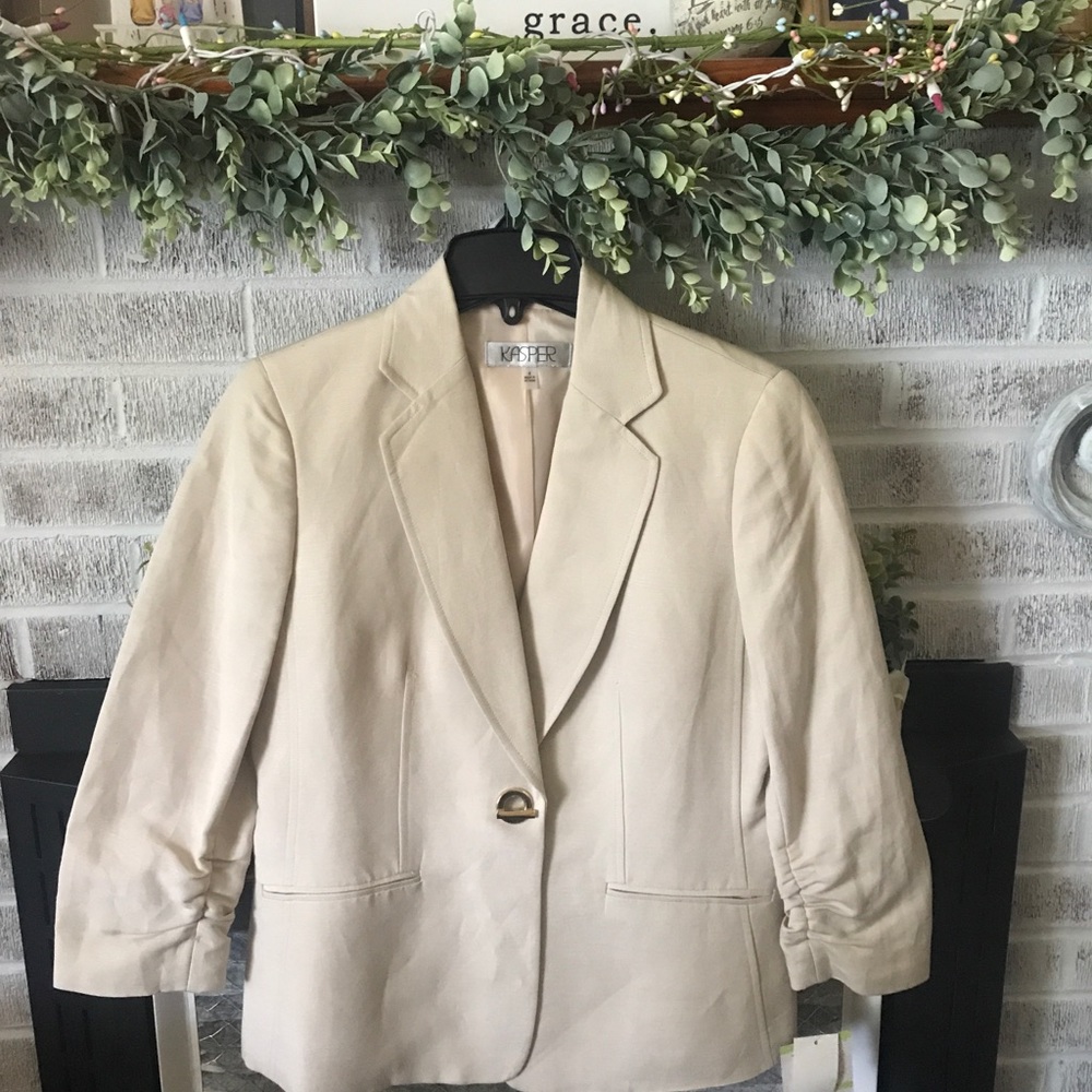 NWT Kasper Blazer Jacket Flax in Color Size 4 Beautiful / Classy!